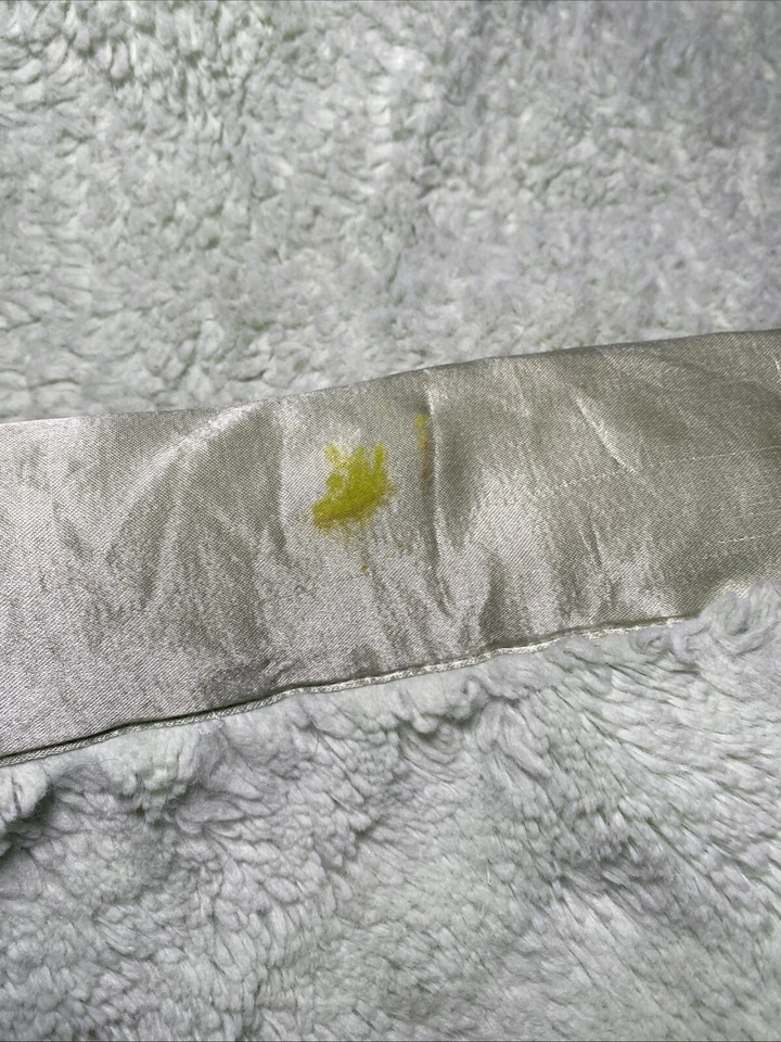 Cobertor de bebê Little Giraffe verde claro acabamento acetinado reversível Sherpa Lovey 28x33 - Imagem 4 de 4