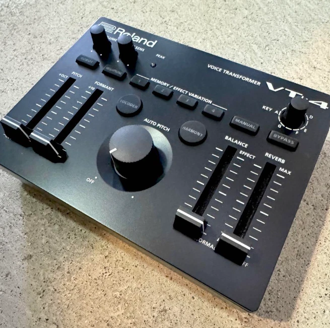 Roland VT-4 Voice Transformer AIRA Effect Processor Vocal Tested - Image 2 of 3