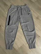 Nike Tech Fleece Pants Mens Medium Gray Joggers Drawstring CW4292-063 Pockets
