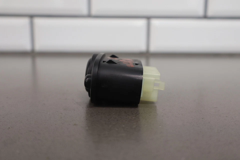 Interruptor de control del espejo retrovisor montado en el panel izquierdo Plymouth Chrysler Prowler 1997-1999 Foto 3 de 4