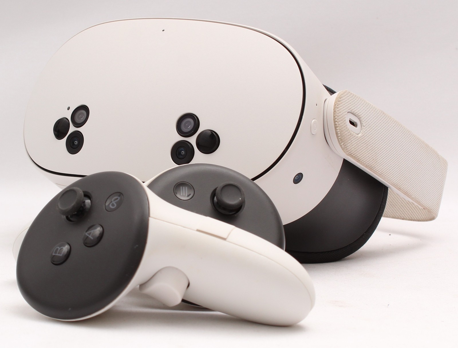 Meta Quest 3S 128GB Virtual Reality All-in-One Gaming Headset (U)