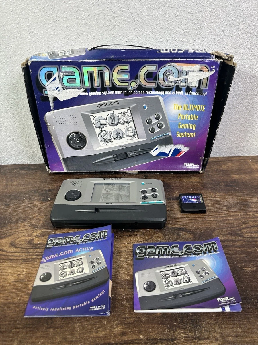 レトロゲーム機　game.com(ゲームコム) タイガー・エレクトロニクス Detailed Look at @ 1997 Game.com Tiger Handheld System, Modem & 2