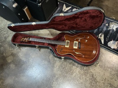 Godin Montreal dual output electric guitar made in Canada 2007 excellent w/ case