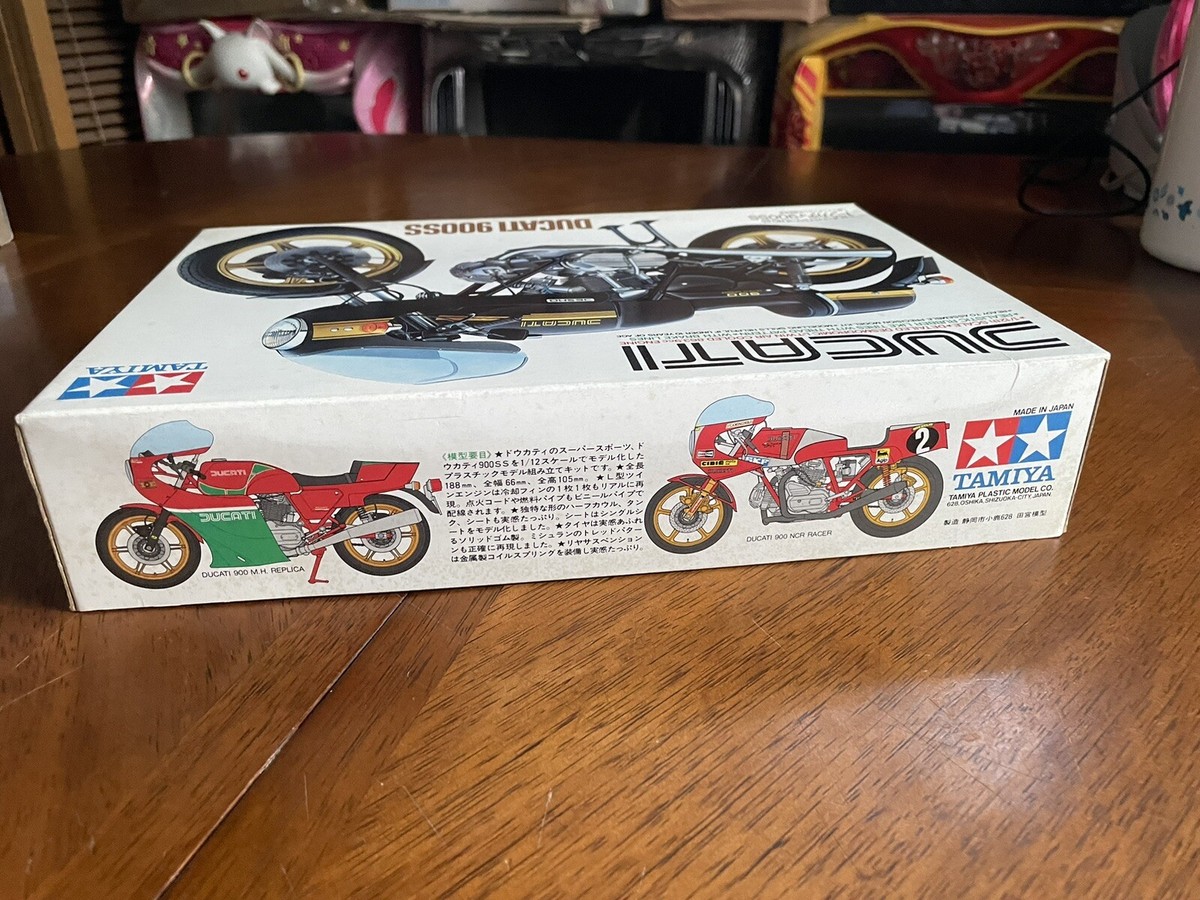 Tamiya DUCATI 900SS 1:12 Model Kit 1425 Sport Motorcycle V-Twin