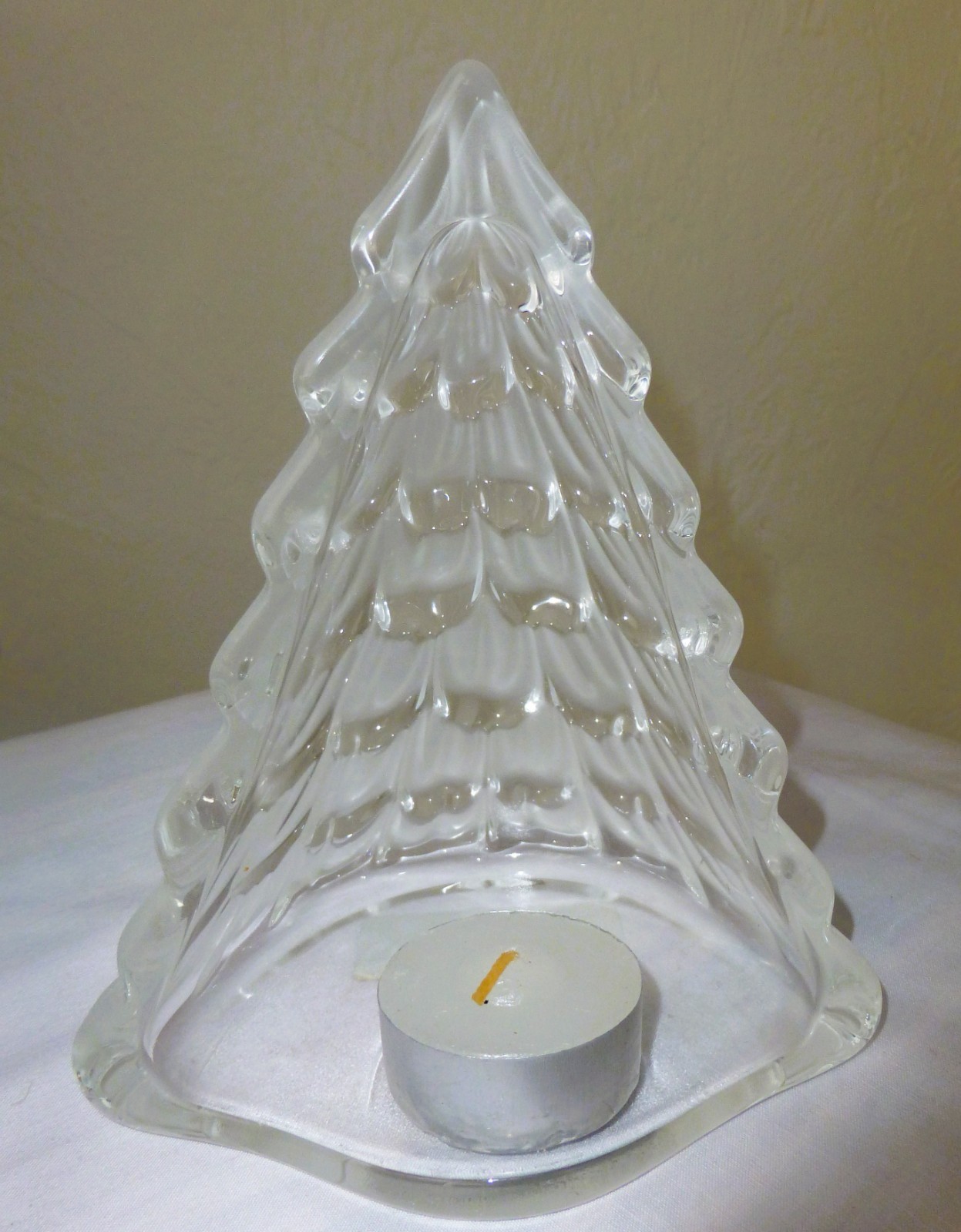 Mikasa "Winter Dreams" Glass Christmas Tree Tea Light Candle Votive Holder. New