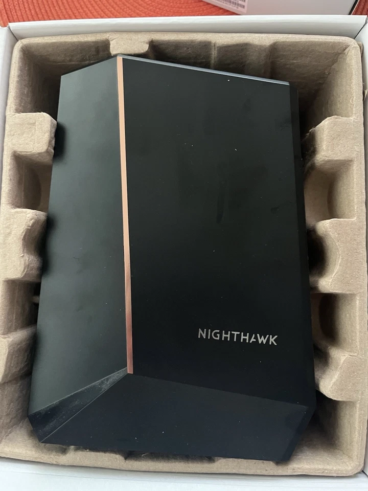 Netgear Nighthawk CM2000 2.5Gbps Multi Gig Internet Speed Cable Modem DOCSIS 3.1 - Image 3 of 3