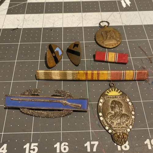 World War 1 And 2 Military Medals And Bars And Pins Lot Of 6