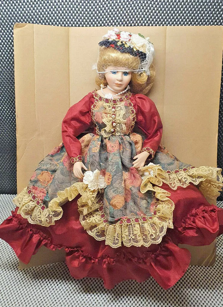 Ancienne Poupée Porcelaine Collection Victorian Dolls Kate