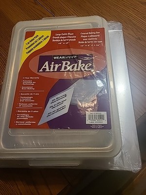 Wearever Air Bake 14x16 Cookie Sheet & 16 x 9 x 1.25 Covered Baking Pan. NEW. D4