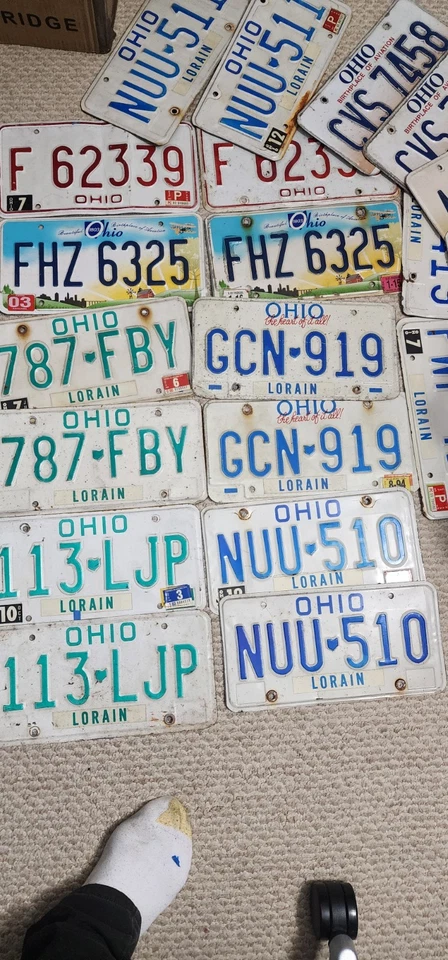 Pack de 26 matrículas para coleccionismo, manualidades o proyectos artísticos. ENVÍO GRATIS Foto 3 de 4