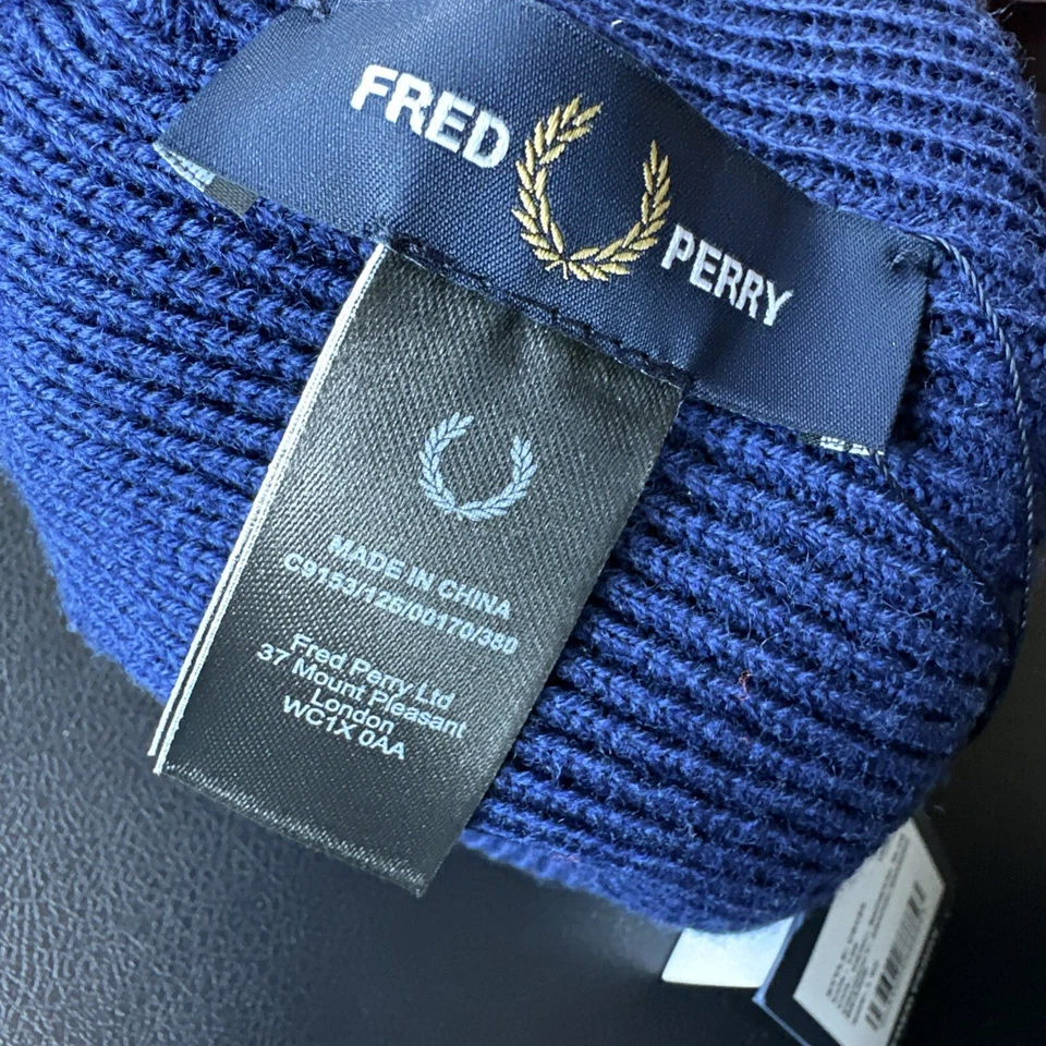 Gorro Fred Perry Gráfico Tejido Acanalado Azul Medieval Nuevo con Etiquetas Foto 4 de 4
