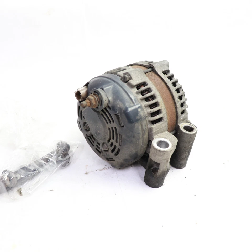 2005-2007 Chrysler 300 Alternator Generator Charging Assembly Engine Oem - Image 2 of 4