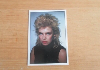 1988 KIM WILDE # 70 SALUT COLLECTION MUSIQUE PANINI VIGNETTE NEUVE - Photo 1/2