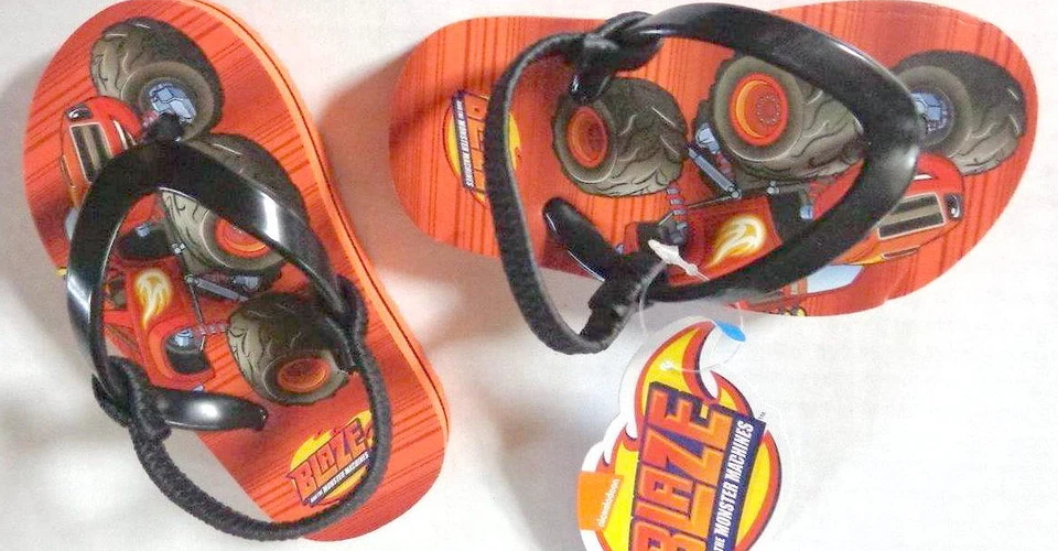 NOVO Tamanho 5/6 Boy Blaze Monster Machines Sandálias Preto Vermelho Chinelos Sapatos - Imagem 2 de 2