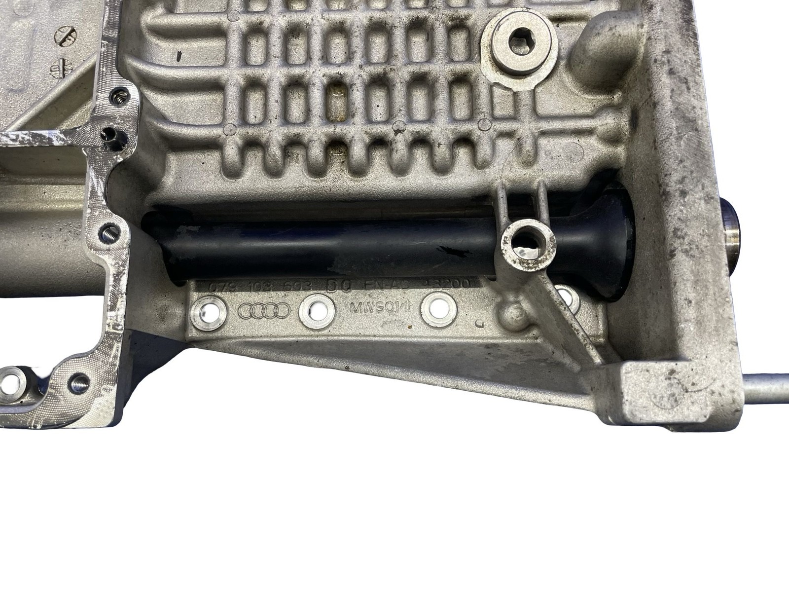 2011-2015 AUDI R8 TYPE 42 OEM AWD 4.2L UPPER ENGINE MOTOR OIL SUMP PAN 079103603