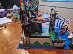 LEGO Pirates: Rock Island Refuge (6273) Year 1991 - 100% Complete
