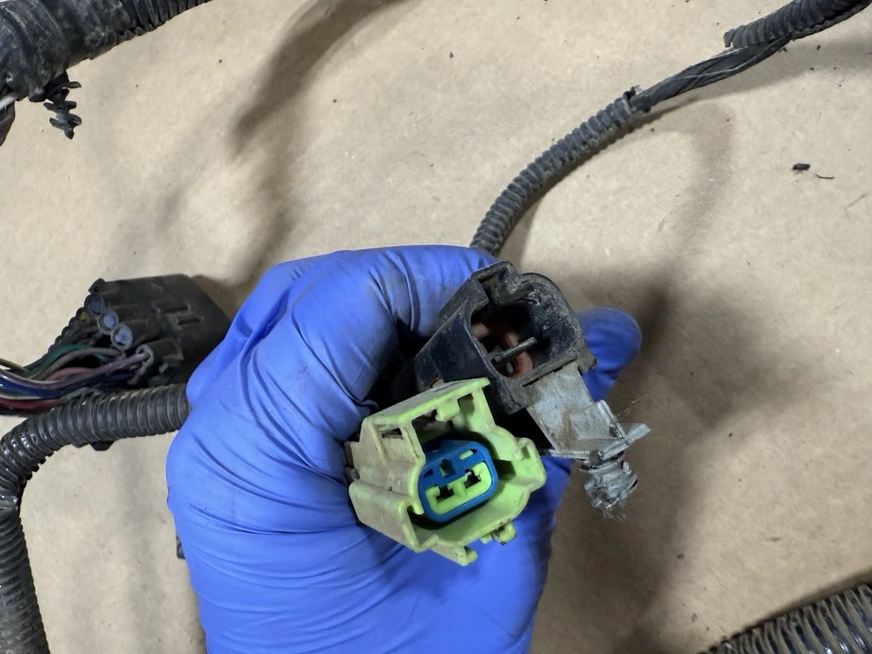 Dodge Ram 3500 2005 (5,9 L/MT) arnés informático motor Foto 2 de 4