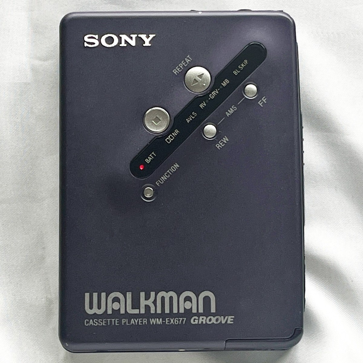 【希少】SONY Walkman WM-EX677 カセットプレーヤー SONY Walkman WM-EX677 Portable Cassette Tape Player Silver Very