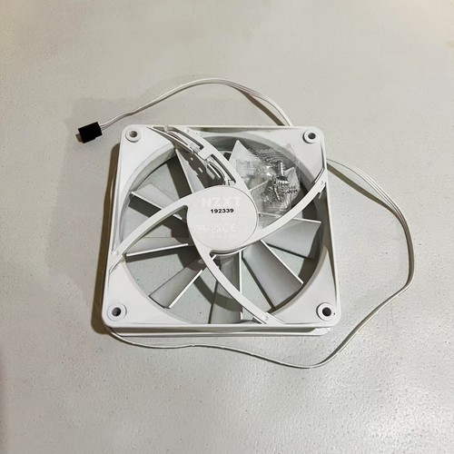 NZXT 120mm fan from NZXT H5 flow White(Comes with screws) - Picture 2 of 2