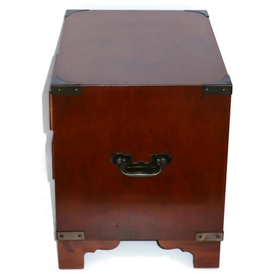 Cómoda o tocador estilo campaña diminuta Heckman Furniture 4 cajones, 14 5/8" Foto 4 de 4