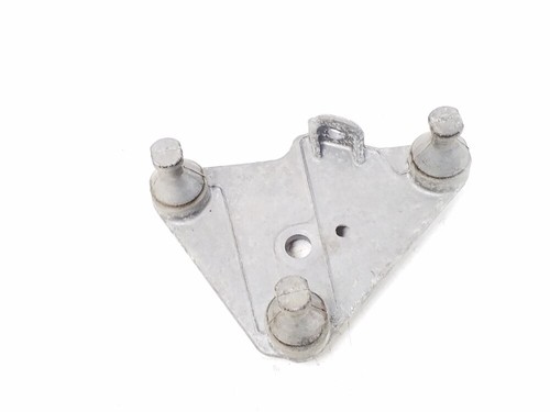 Mercedes Benz E-Klasse W207 2012 ABS Einheit Halterung A2074300010