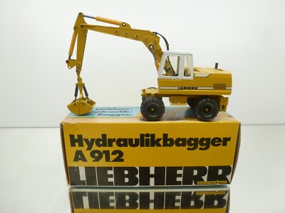 CONRAD 2822 LIEBHERR A912 + CLAM EXCAVATOR - 1:50 - GOOD IN BOX - 172