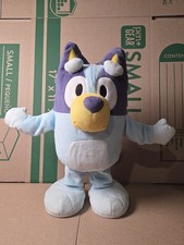 Bluey Dance and Play 13" Animated Plush talks sings dances waves