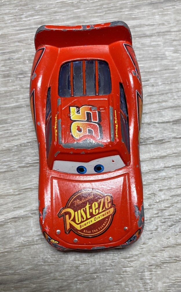 DISNEY PIXAR Cars 1/64 Diecast Red #95 Lightning McQueen Rust-Eze