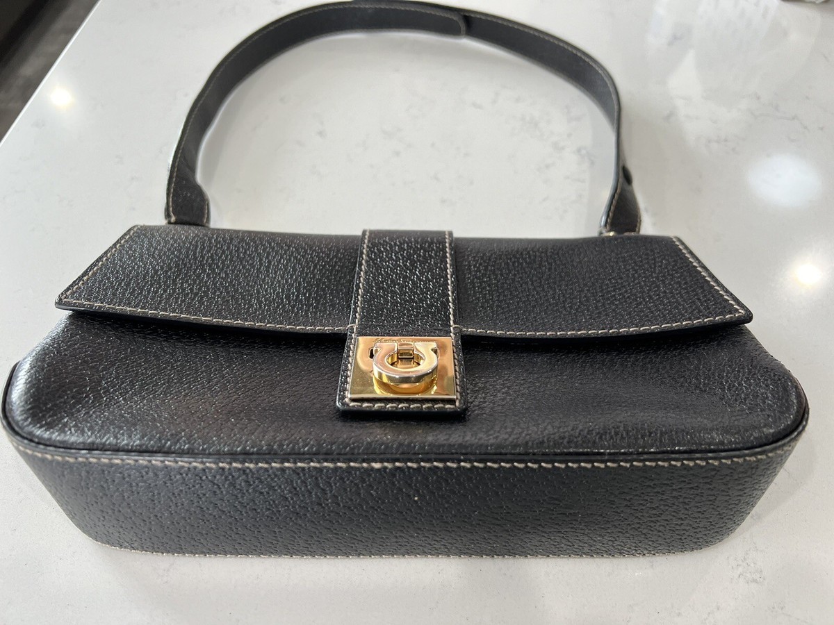 SALVATORE FERRAGAMO ハントゥツイリストライフスカフ Vintage Salvatore Ferragamo Handbag Leather Black AB-21 1827