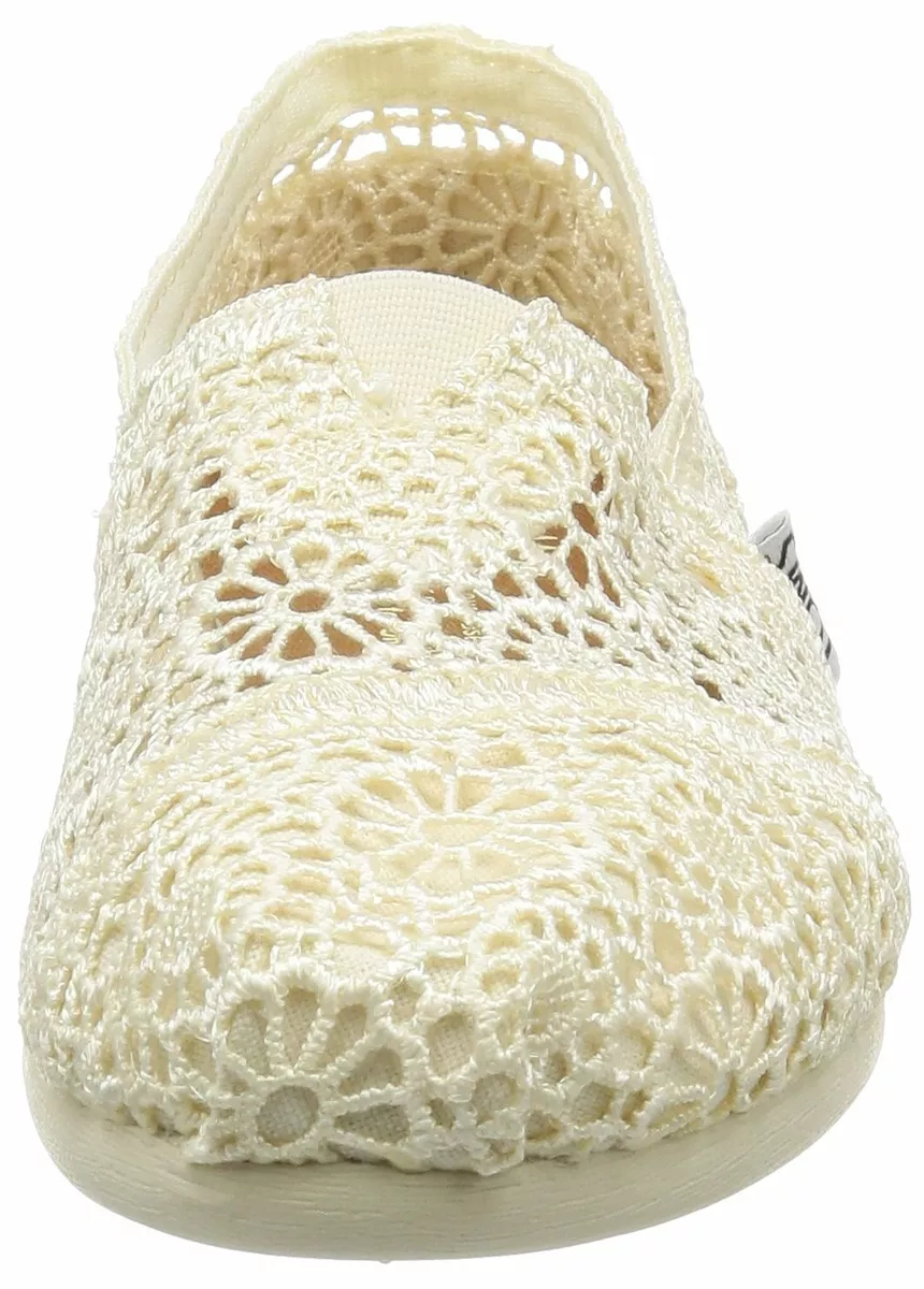 TOMS Women s 10007858 Natural Moroccan Crochet Alpargata Flat 6 M