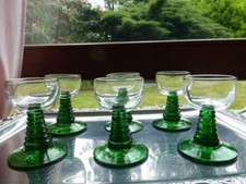 Schnapsrömer Luminarc France 5 grüne Schnapsgläser Likörgläser grüner Fuß NEU