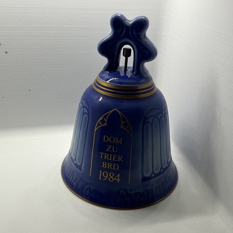 B&G Copenhagen Porcelain 1984 Cathedral Hand Bell #9684 Domkirken Trier A16