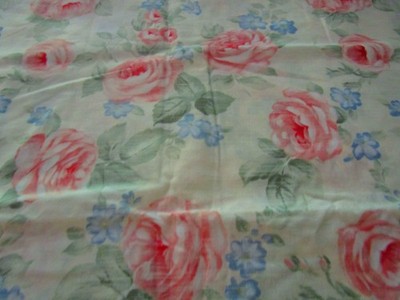 SENTIMENTS (large flowers) Material by Hoffman International Fabrics