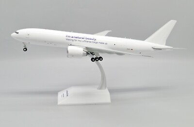 JC Wings 1:200 Lufthansa Cargo B777-200(LRF) 'I'm a Natural Beauty' D-ALFJ