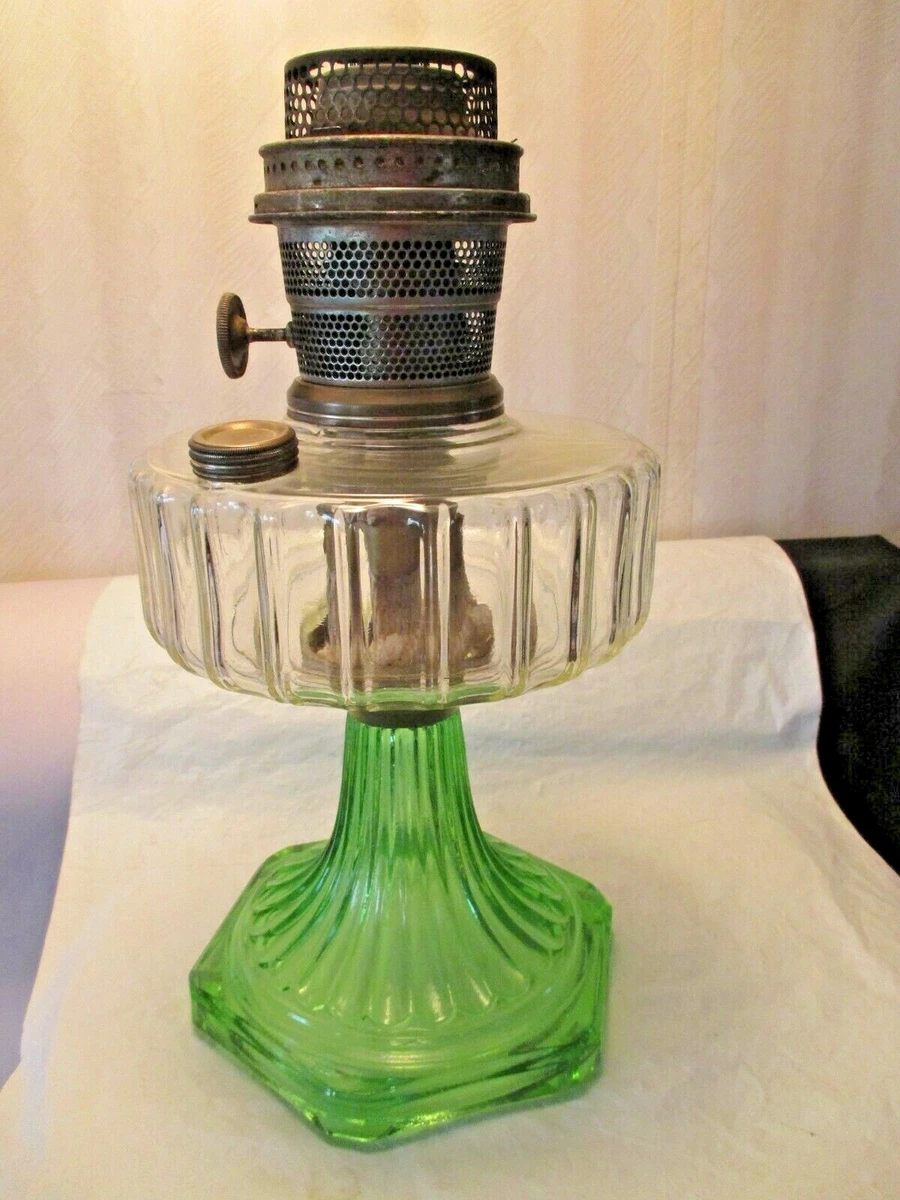 ALADDIN B 105 CORINTHIAN OIL LAMP CLEAR GREEN