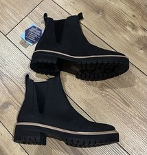 Image of Toms Boots Women’s size 5