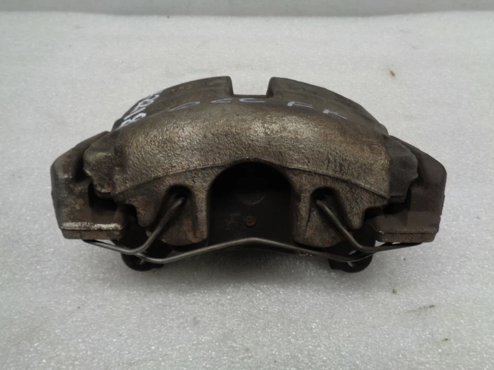 Pinza de freno delantera derecha del lado del pasajero Volkswagen CC 2009-2017 AK220185 Foto 2 de 4