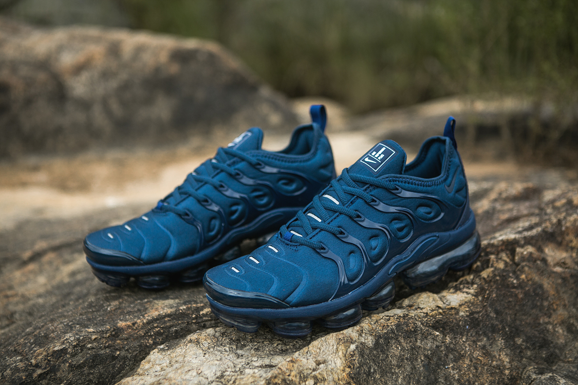nike men's air vapormax plus shoes navy blue