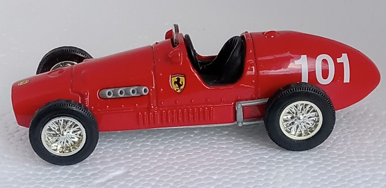 ferrari 1952 500 F2 red diecast 1/35 Rare Pull Back Race Car # 101 Red Body