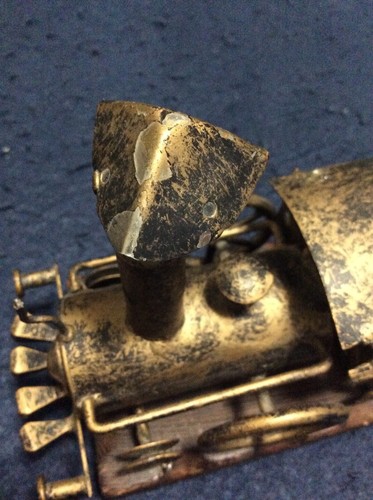 Train Locomotive sculpture ● Metal on wood base ● Circa 1970 ● Tramp-Art style - Picture 7 of 8