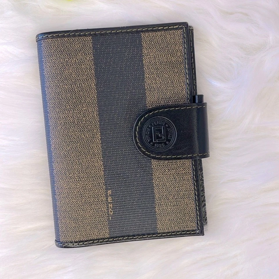 Porta-agenda/passaporte FENDI Pequin - Imagem 3 de 4