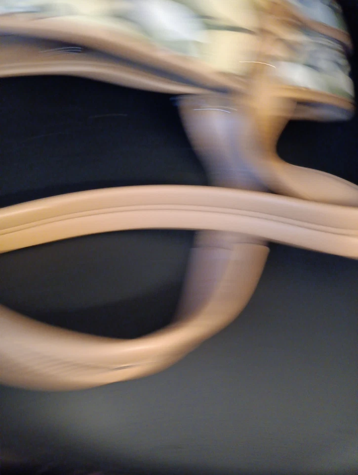 EUC Relic Womens purse - Image 4 of 4