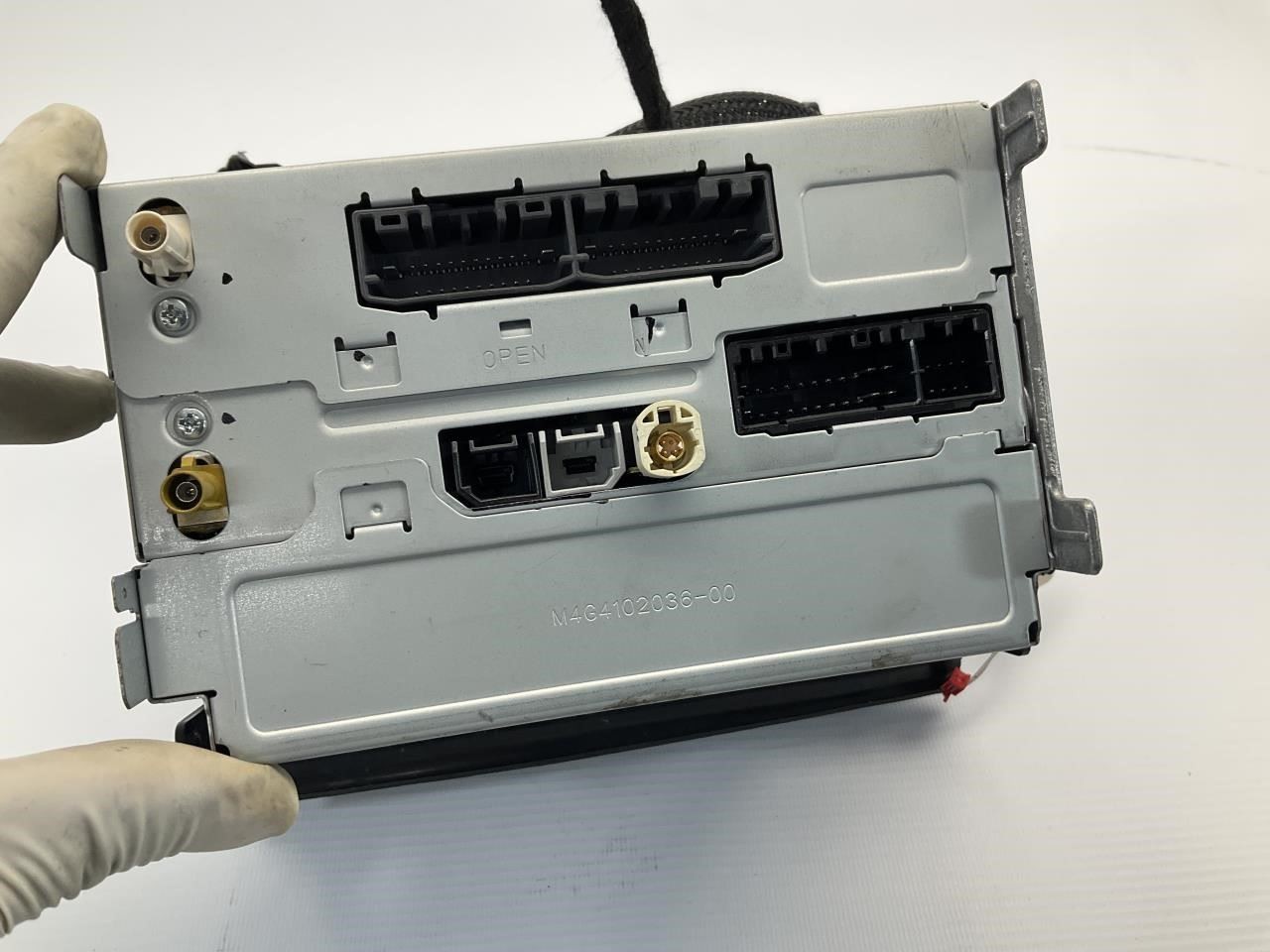 14-17 Maserati Ghibli Audio Equipment Radio Head Unit FM CD w/ Climate Control Q