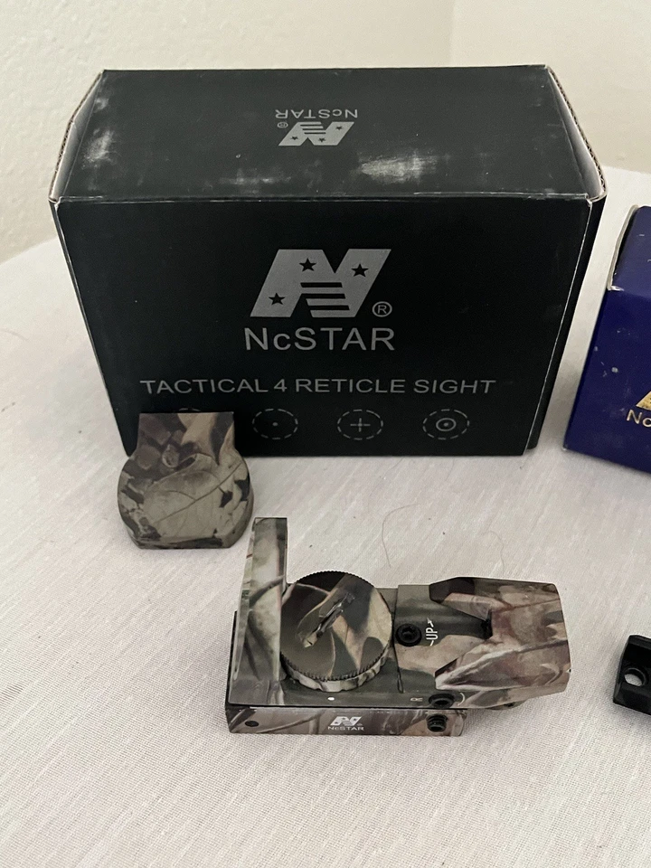 MIRA TÁCTICA DE 4 RETÍCULAS Y RIEL Foto 3 de 4