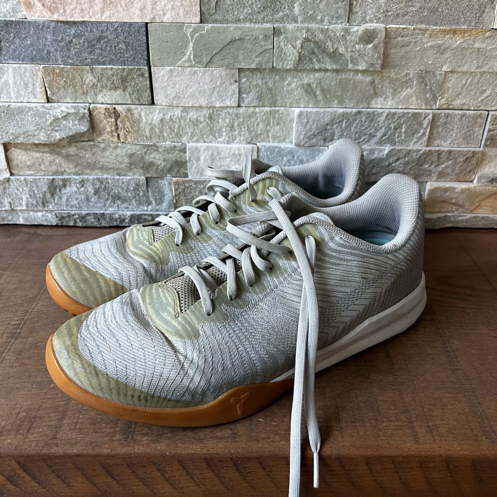 Nike Kobe Mentality 2 Wolf Grey Gum Basketball Shoes Mens Size 11.5