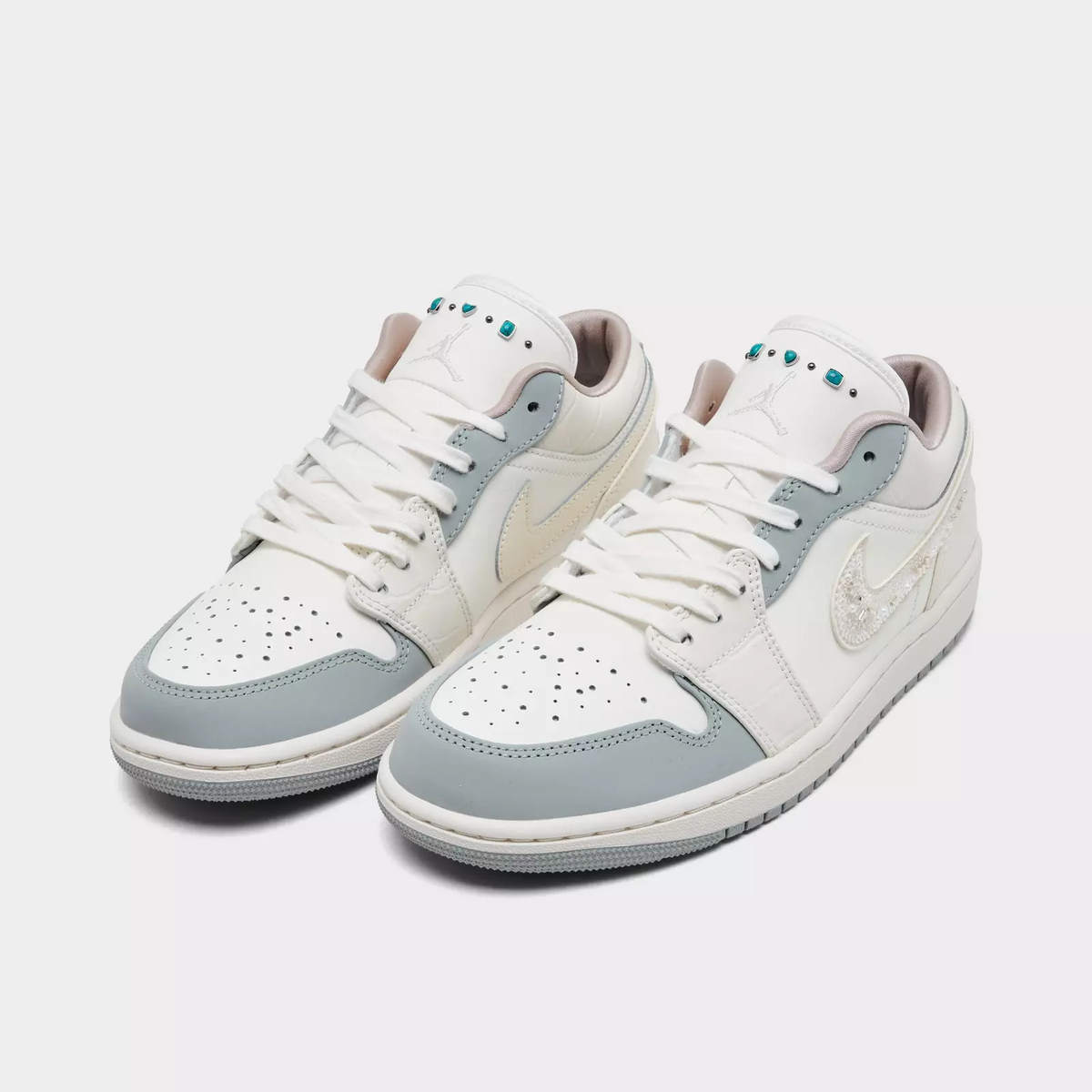 WOMEN'S AIR JORDAN 1 LOW SE CASUAL SHOES IH7323-100 | eBay