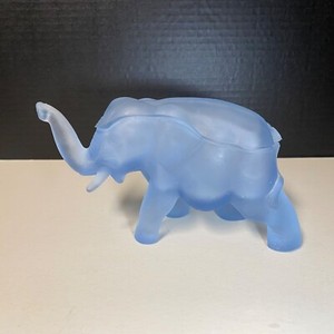 Vintage Tiara Indiana Glass Frosted Blue Elephant Candy /Sugar/ Trinket Dish