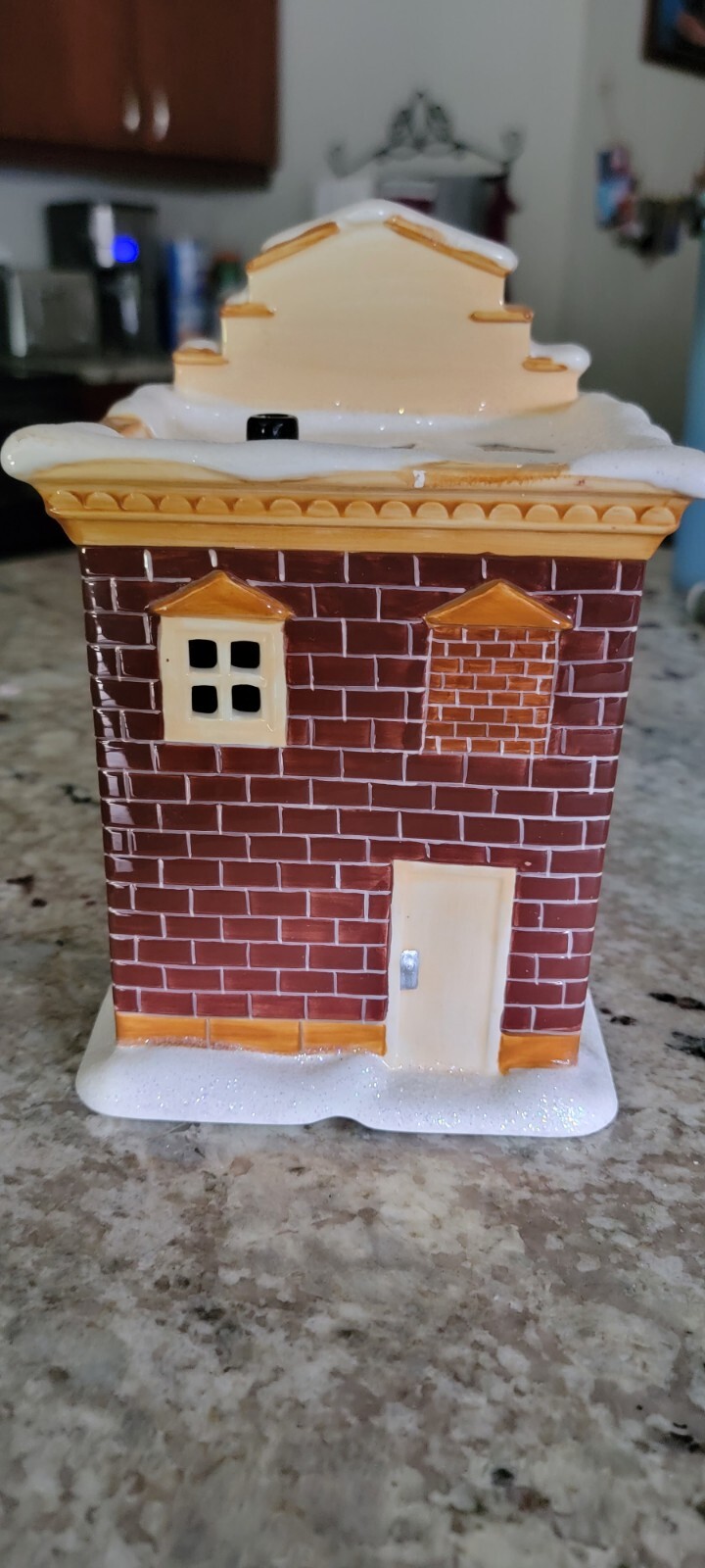 Rare Department 56 Peppermint Patty's Pet Palace 2011 Peanuts Village