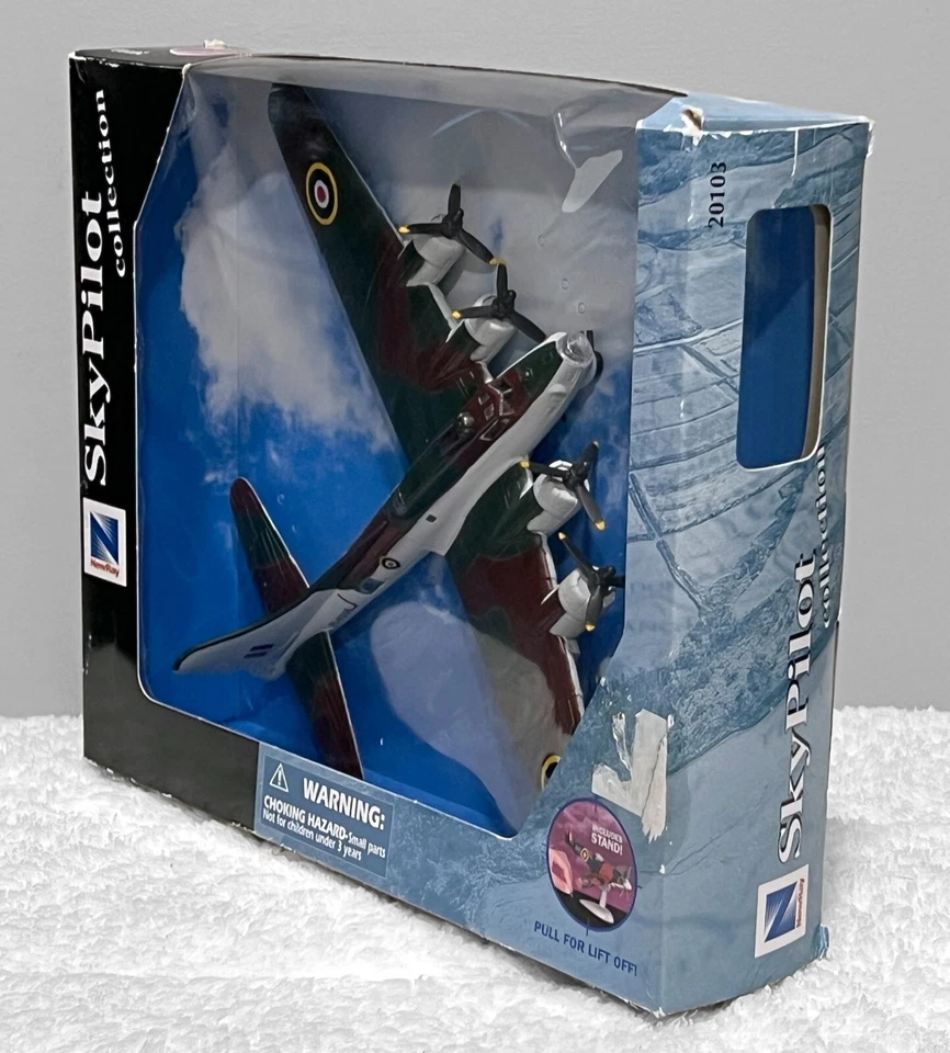 New Ray Toys Sky Pilot Collection B-17 FLYING FORTRESS WWII Bomber (20103) NIB - Image 4 of 4