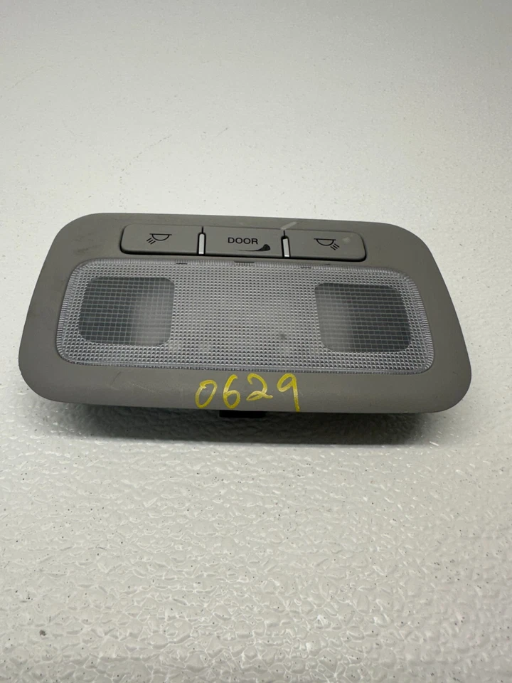 2008 2012 HYUNDAI VERACRUZ REAR CARGO DOME LIGHT 92620-3J000 OEM 200629 - Image 3 of 4